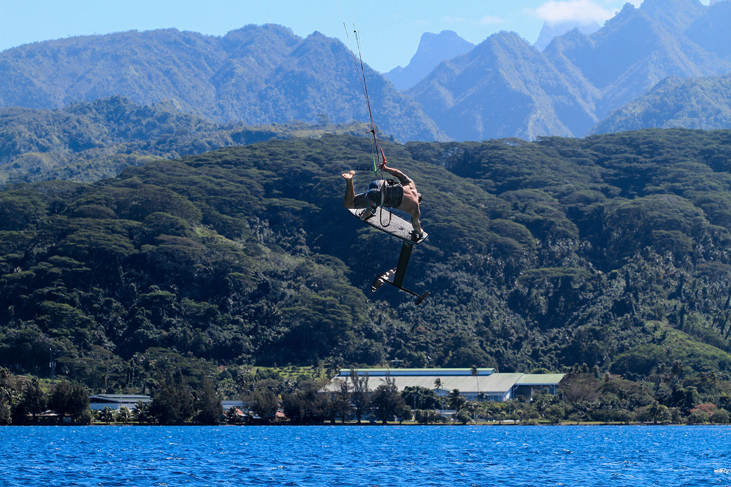 PHOTO: FREE YOURSELF FROM GRAVITY!