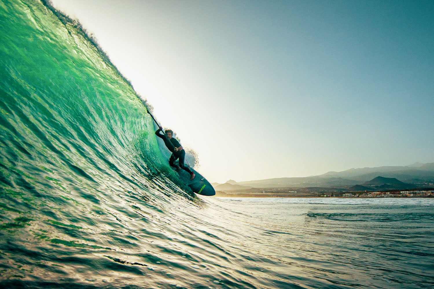PHOTO: HOLDING POWER OF THE RAIL!