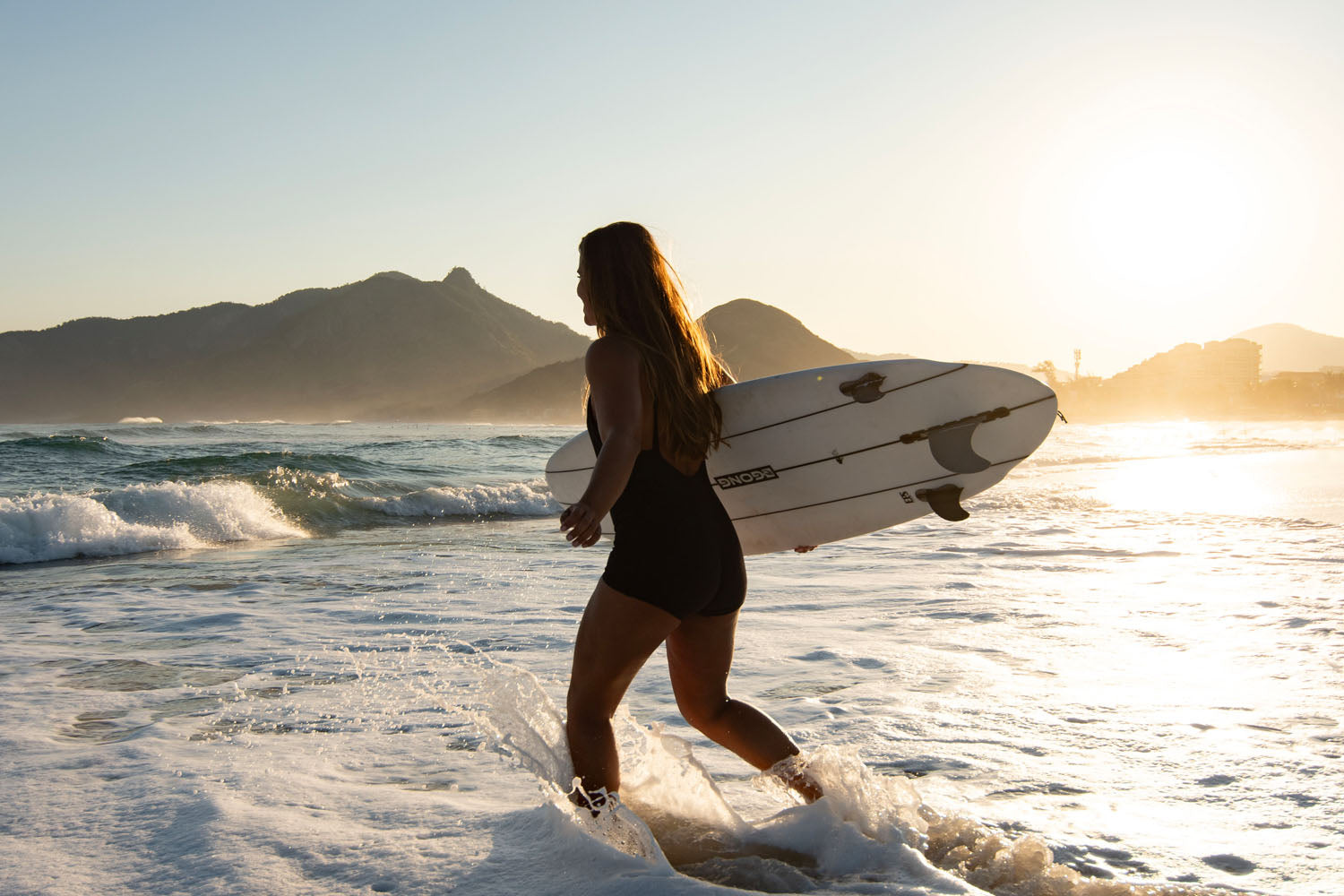 Set the central fin on a 2+1 fin set-up