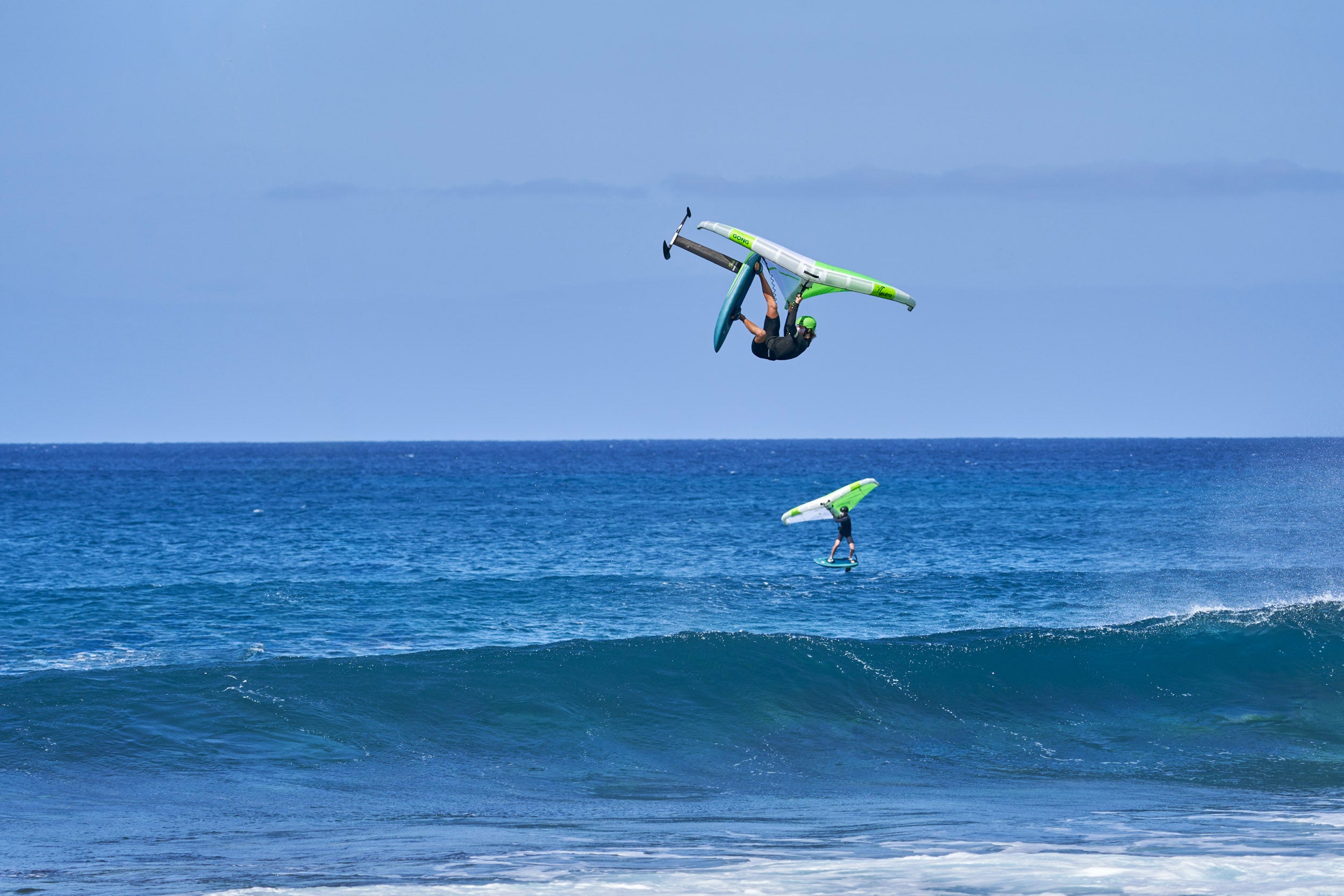TOTALLY LIBERATED WAVE RIDING WITH THE NEUTRA UPE ARAMID!