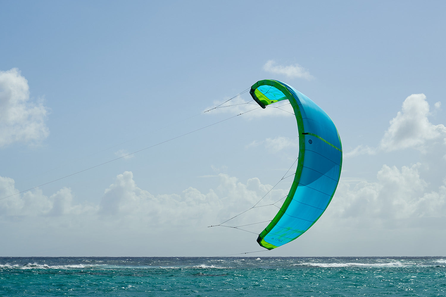 FEEDBACK : GONG KITE STRUTLESS !!!