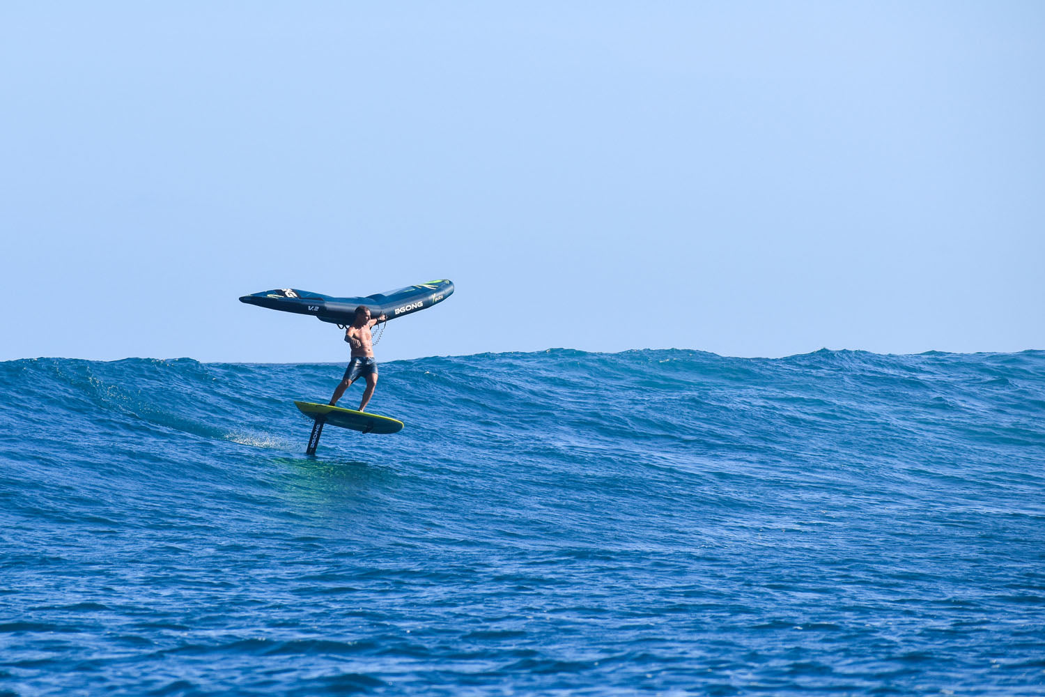 PHOTO : THE THRILL OF SURFING!