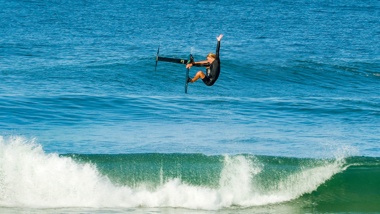 PHOTO HUGE AIR IN PRONE FOILING GONG Galaxy