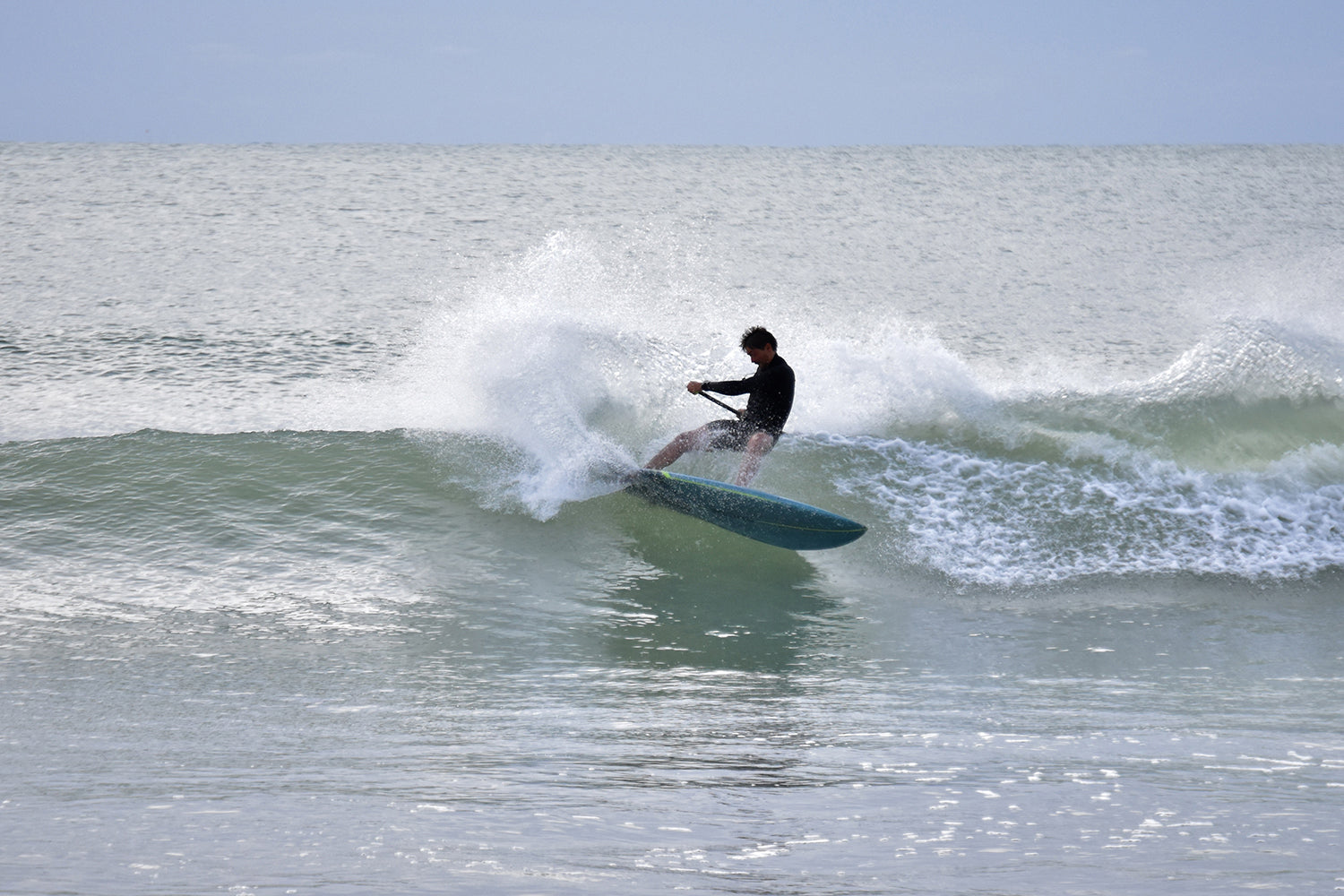 PHOTO: LEANING INTO A POWER TURN!