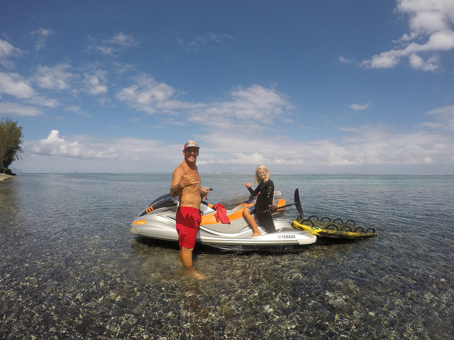 Surf trip in Tahiti