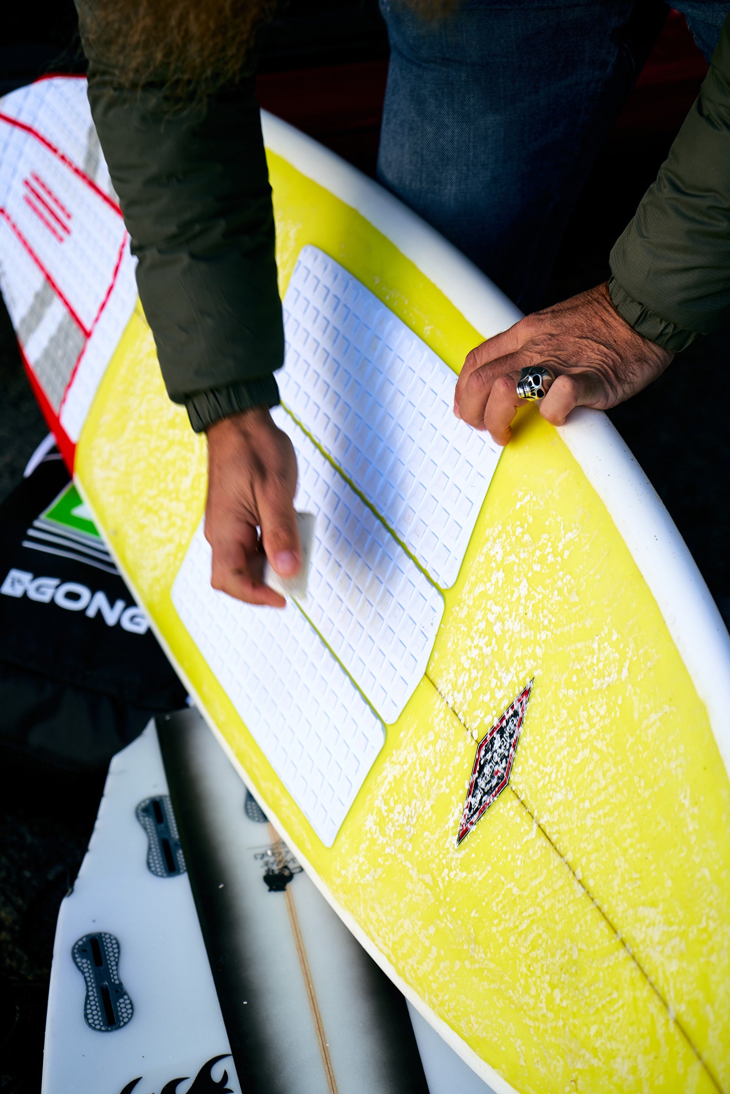 Strapless surfing session