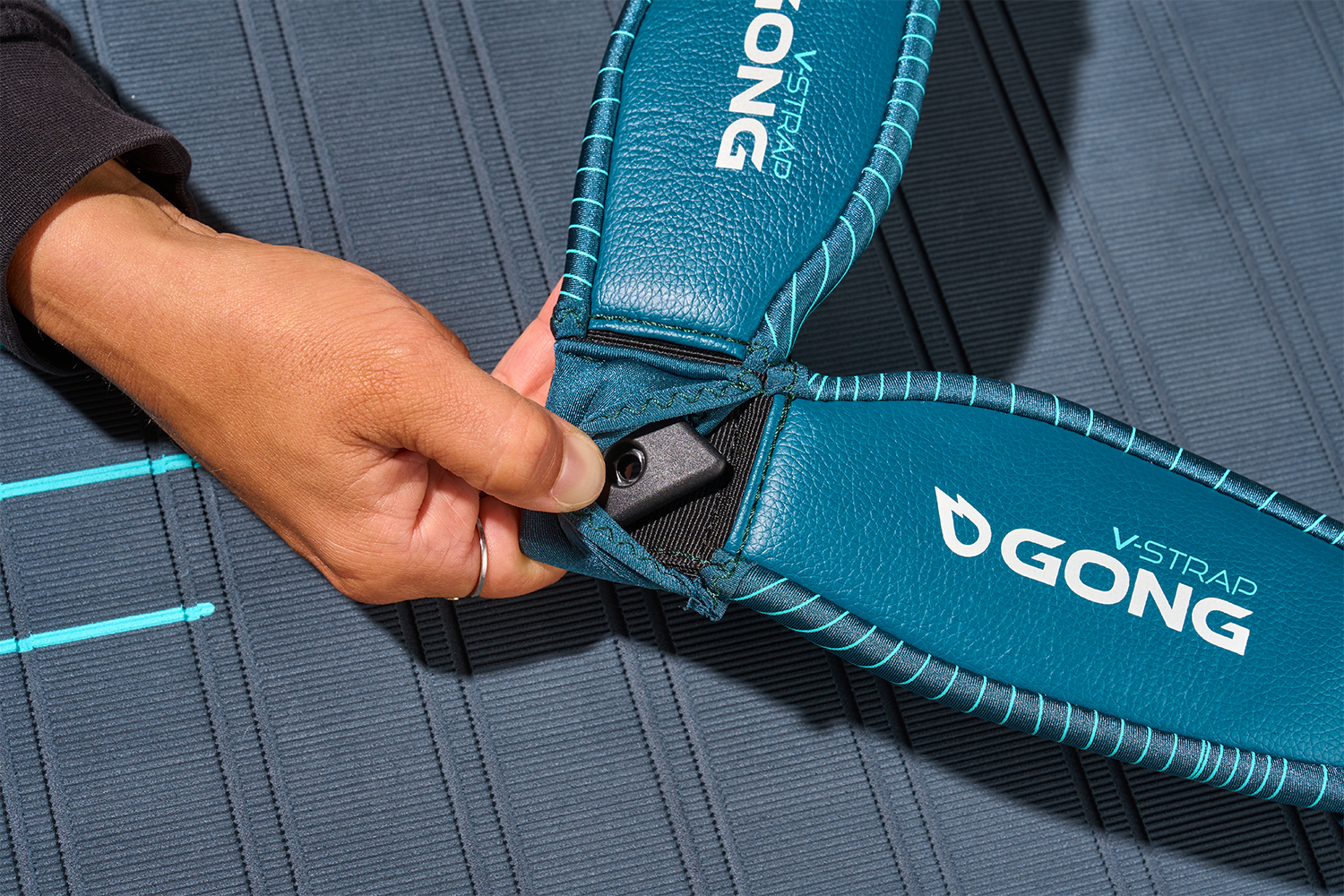 GONG | Front V-Footstrap Light