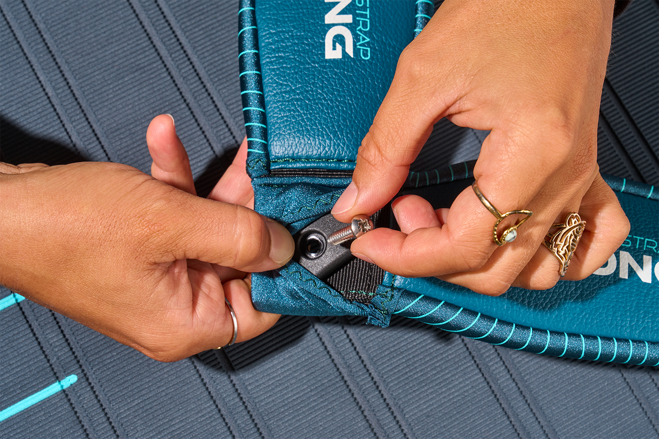 GONG | Front V-Footstrap Light