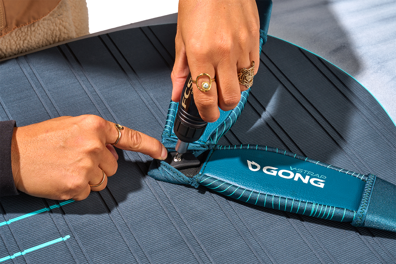 GONG | Front V-Footstrap Light