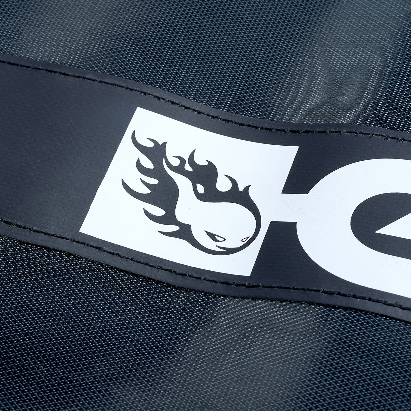 GONG | Foil Plane Bag Manta