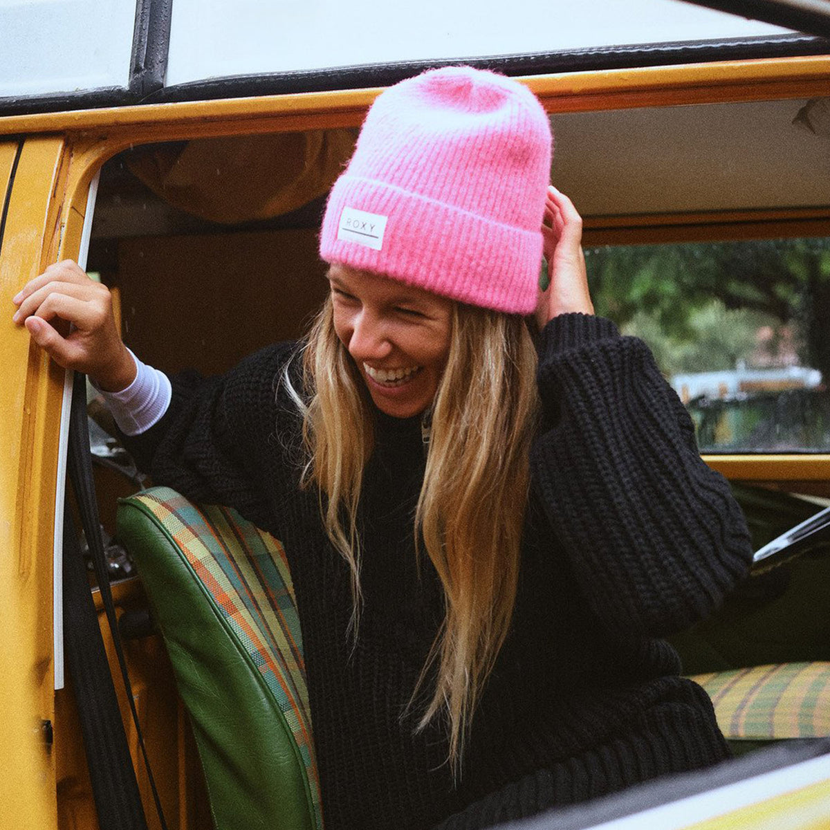 Roxy | Bonnet Wind Effect