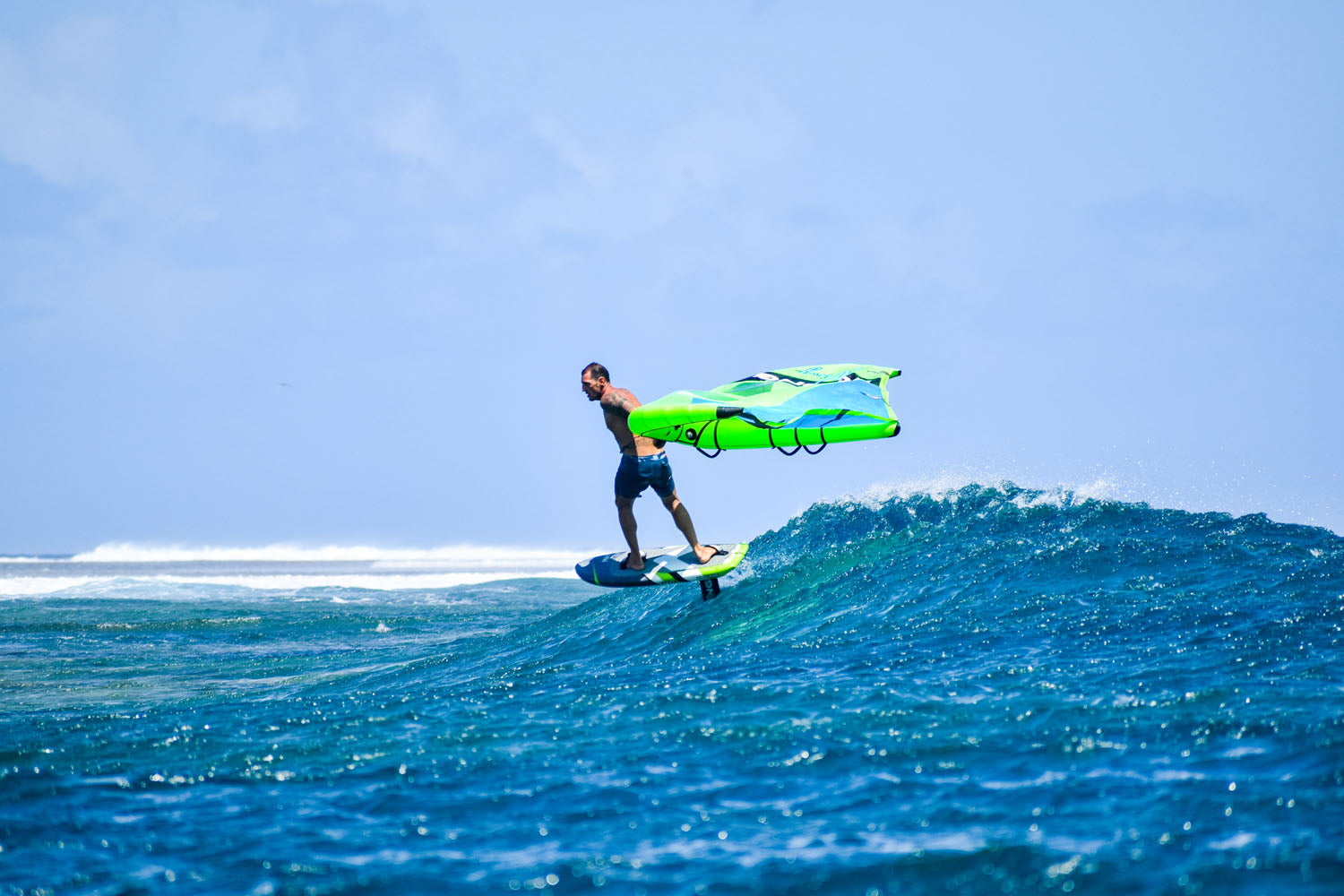 SURFER, SURFER ET SURFER EN NEUTRA