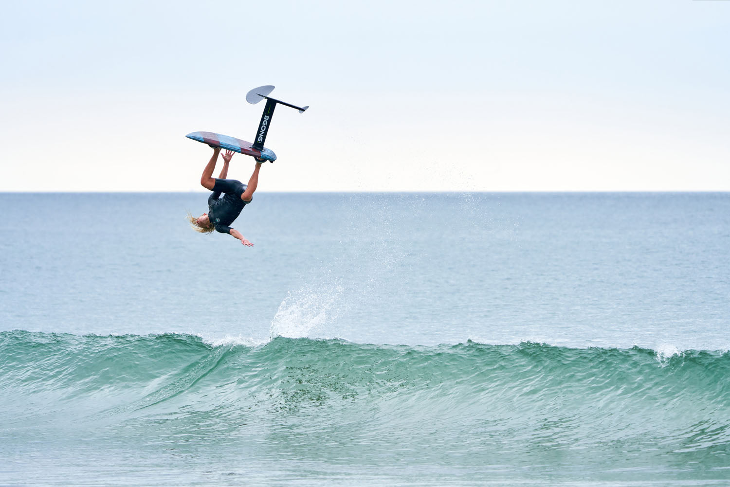 NEWS: 12 GOOD REASONS TO GO SURF FOILING