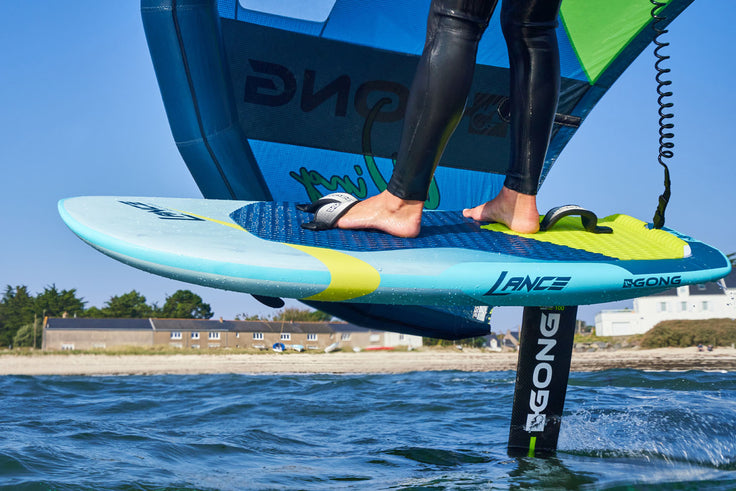 MATOS : AVEC QUELLE PLANCHE DEBUTER EN WING FOIL ?
