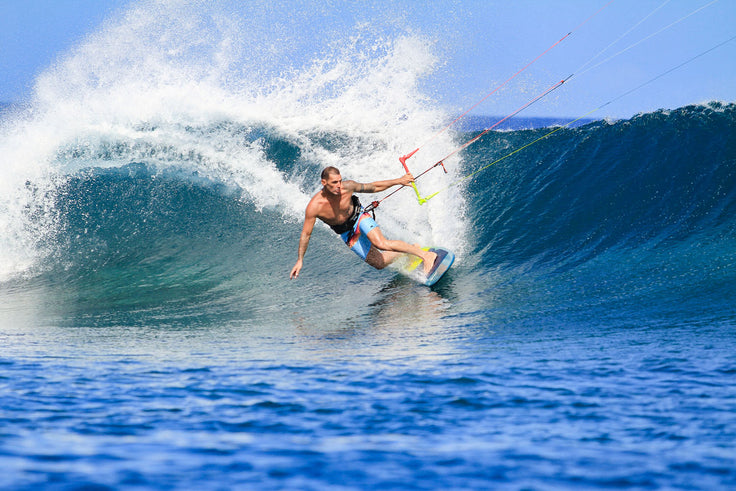 PHOTO: SURFING WITH A KITE!