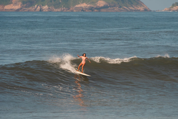 PHOTO: SURFING FURTHER OUT