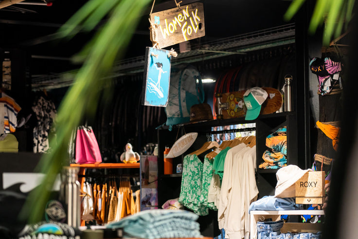 SHOP : WOMEN & MEN SURF WEAR !!!