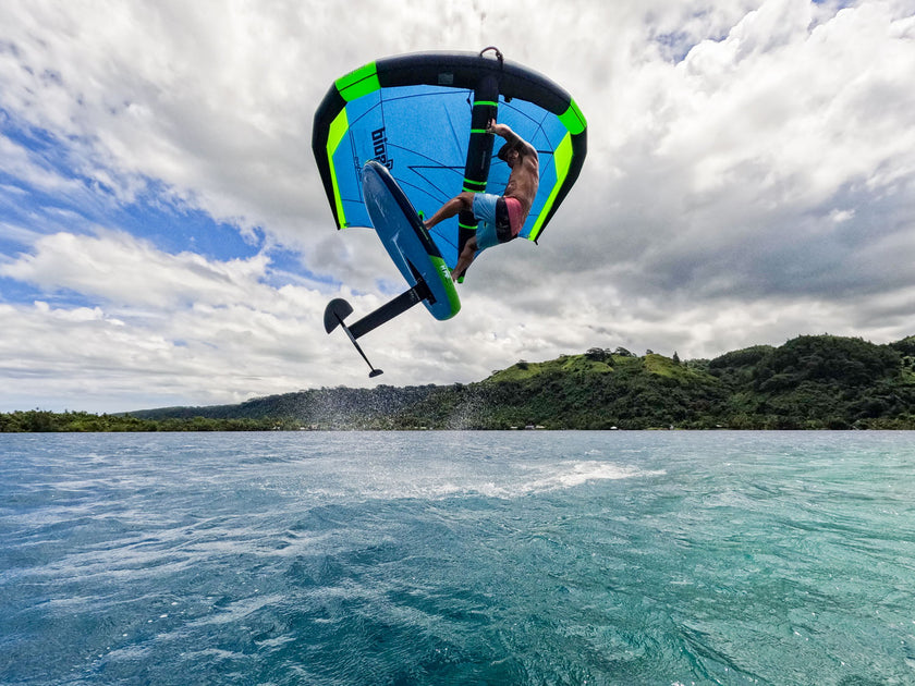 PHOTO: FLY WITH THE CONTENT OF A BACKPACK!