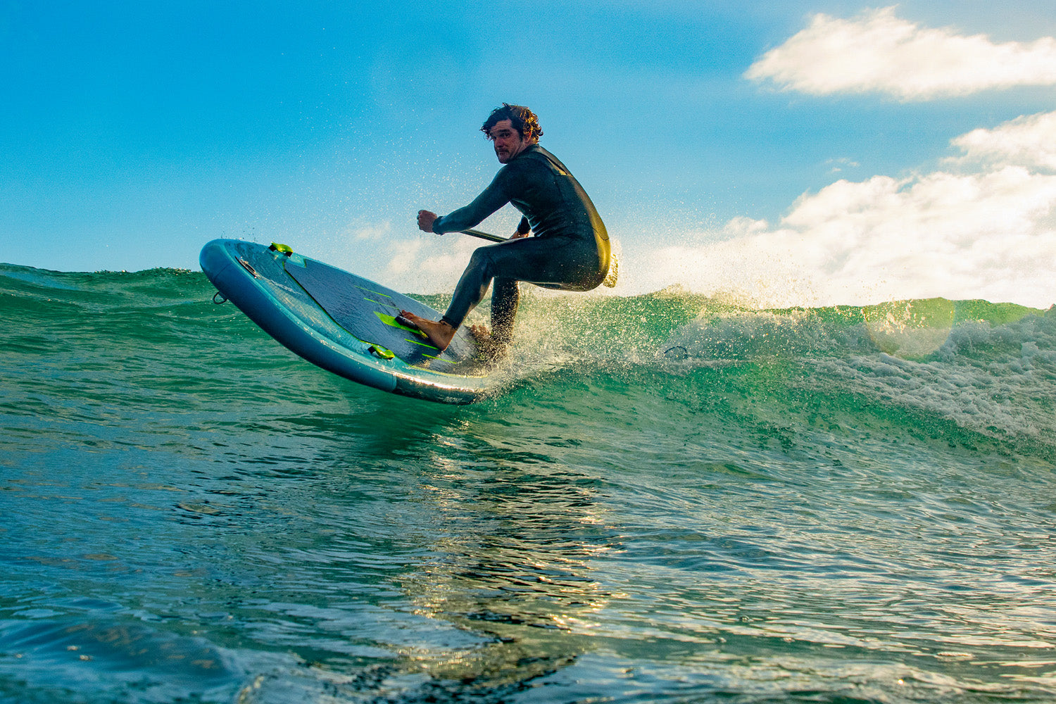 PHOTO: SCORING WAVES ON AN INFLATABLE SUP BOARD!