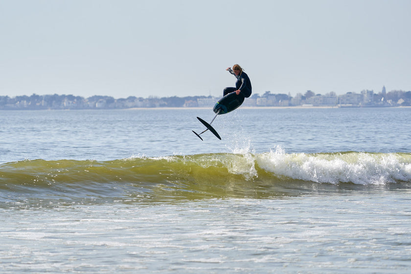 STRAPLESS SURF FOILING WITH THE LEMON EPS PRO