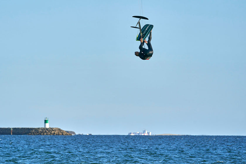 PHOTO : POCKET KITE FOIL BOARD !