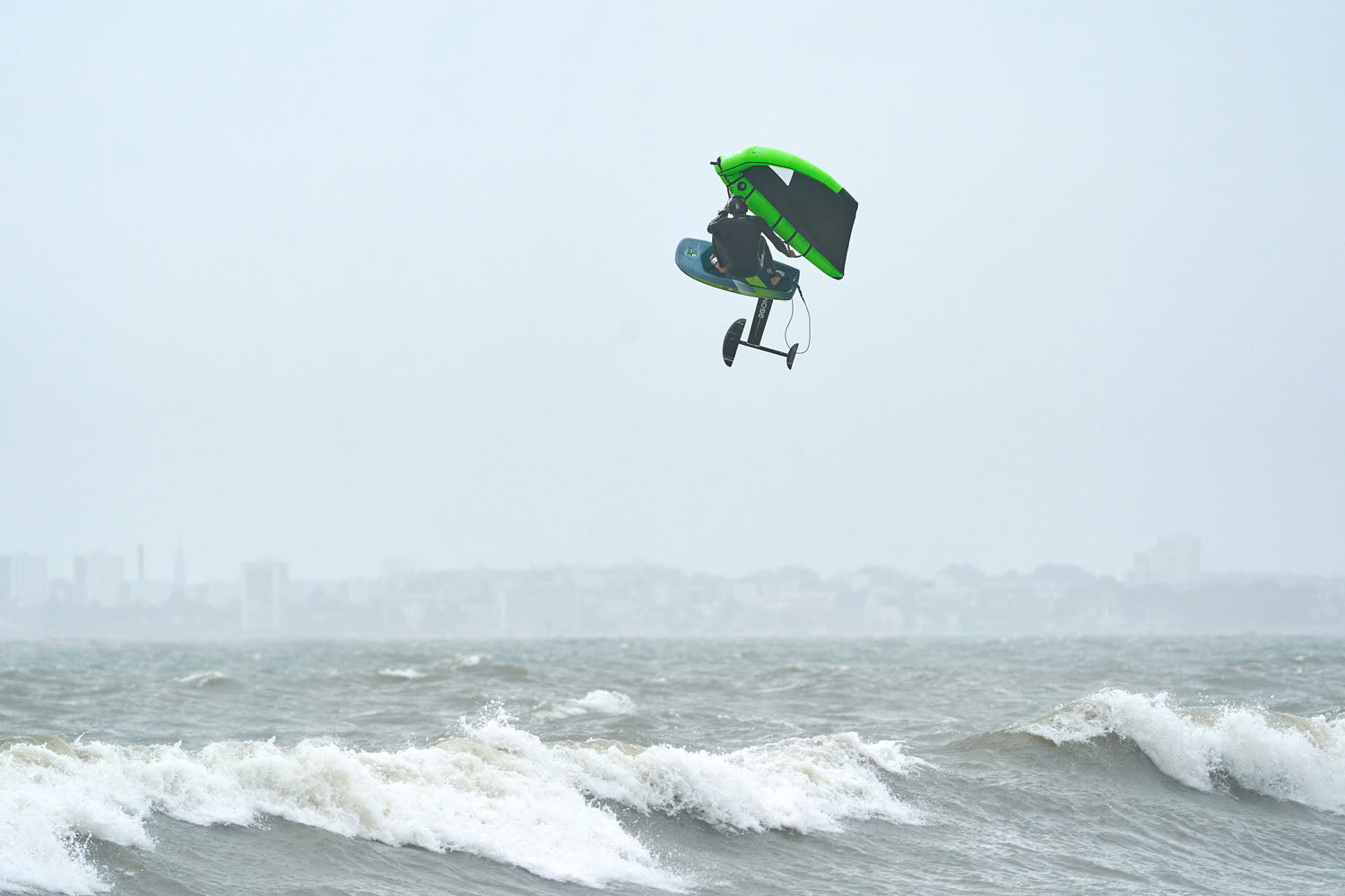 AIRSHOW WITH THE NEUTRA V2 !