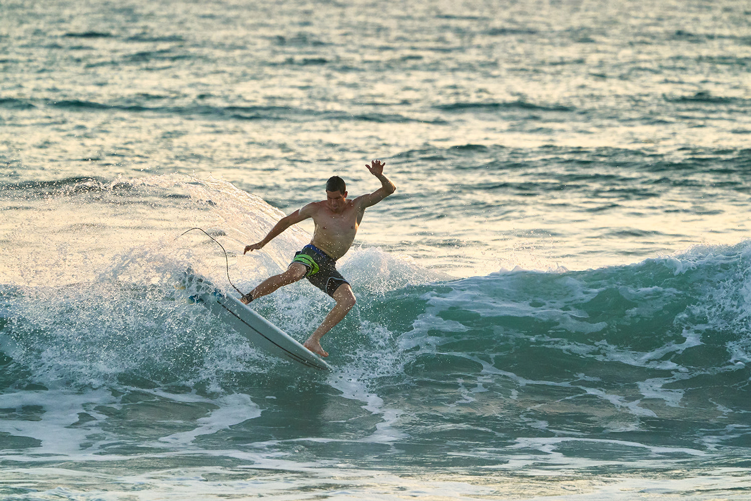PHOTO : Catch surfing !!!