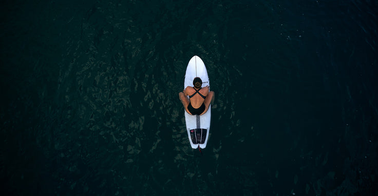 HOW TO: YOUR FIRST HOUR ON A SURFBOARD !!!