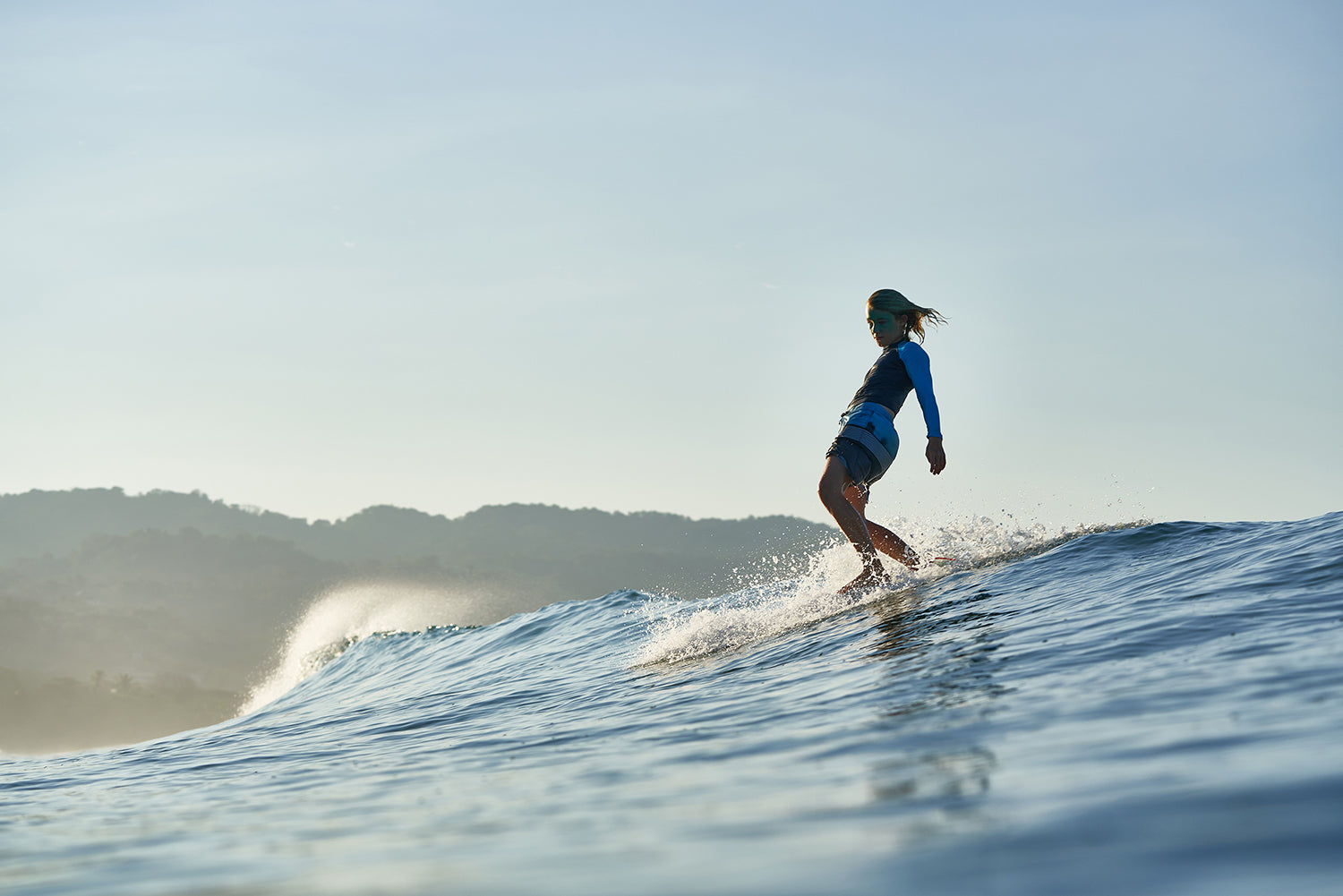 PHOTO : longboard surfing !!!