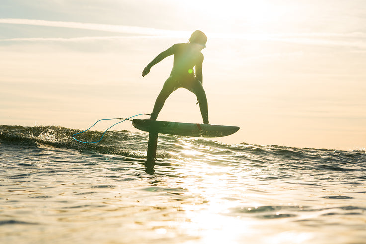 PHOTO : END OF THE DAY ON A SURF FOIL !!!