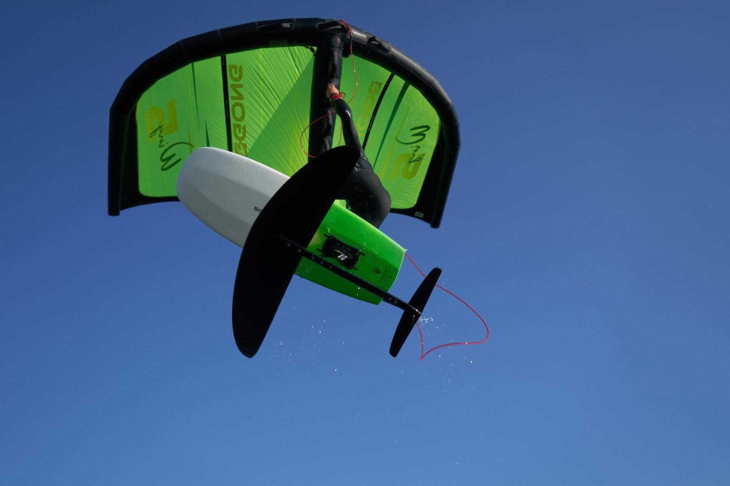 PHOTO : Wing surf freestyle !!!