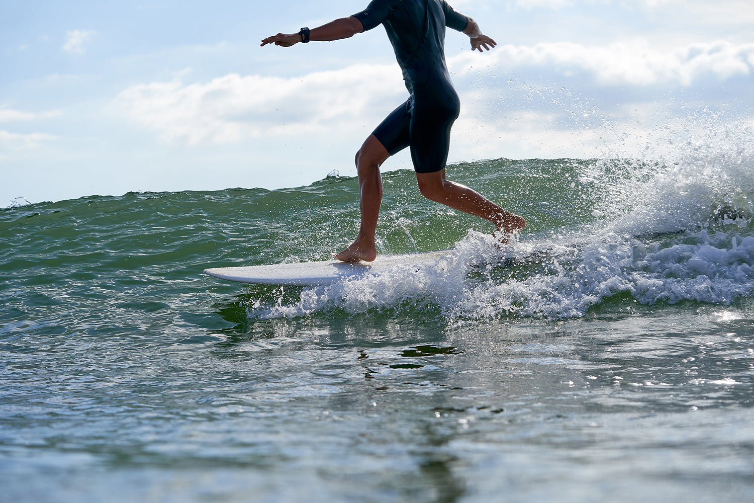 PHOTO : SURFING A LONGBOARD !!!