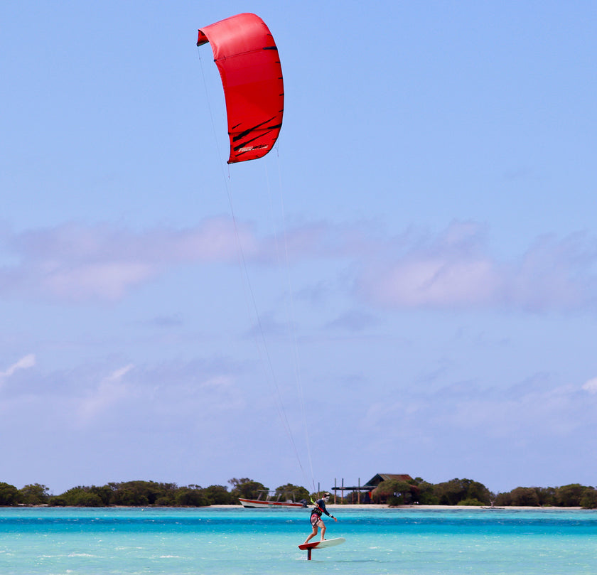 PHOTO : KITE FOILING !!!