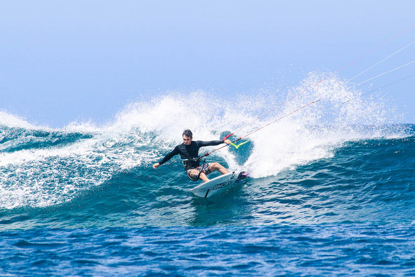 PHOTO: KITE SURFING !!!