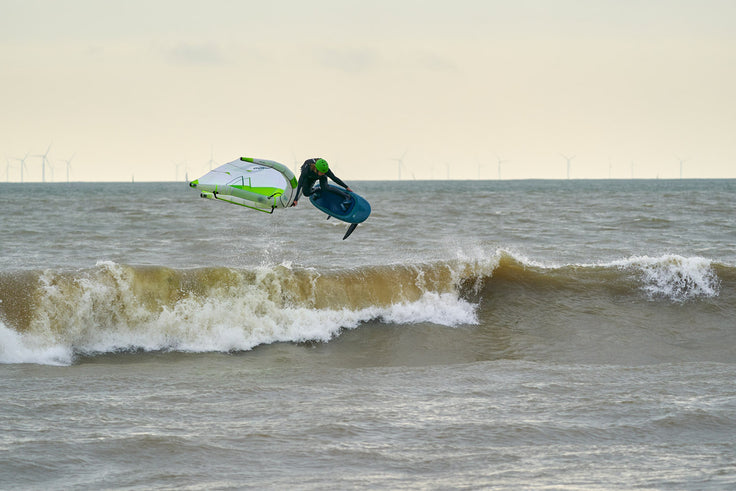 Side-on shore wave sesh