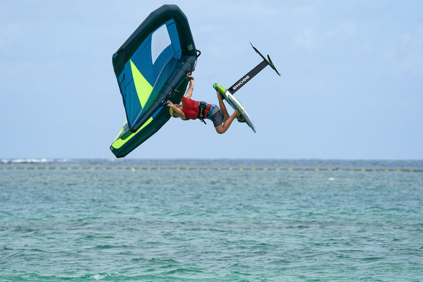 FREESTYLE WITH A BIG WING