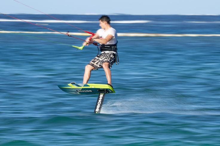 SHOP: FULL CARBON KITE FOIL AT 699€!