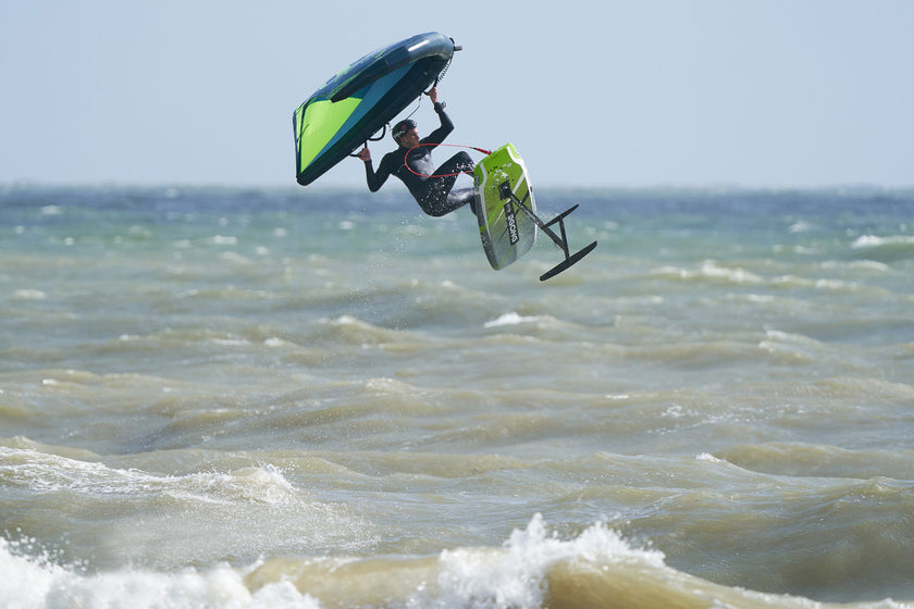 PHOTO: TAKE OFF