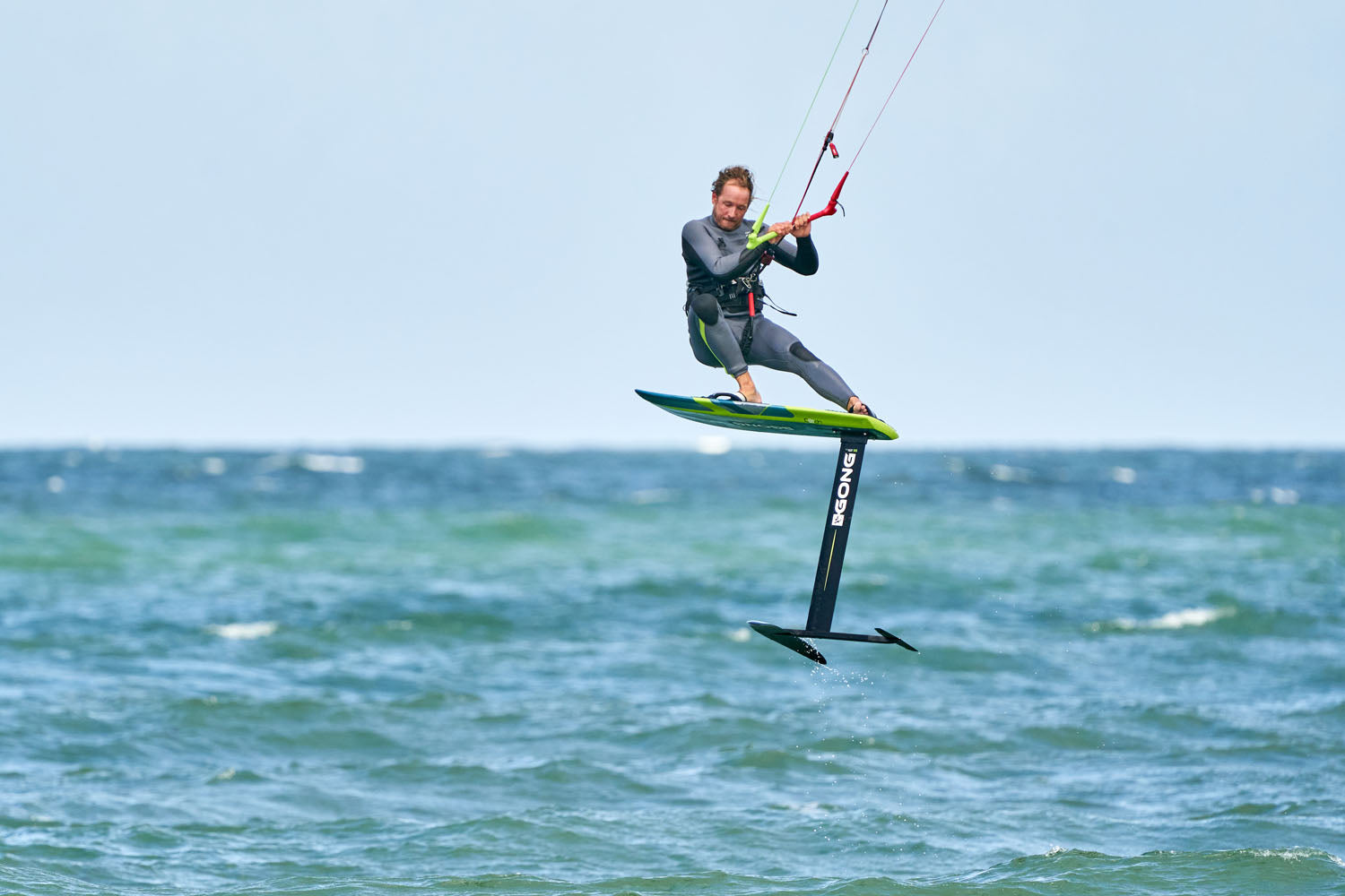 GEAR: THE EXTREMELY MANOEUVRABLE KITE FOIL
