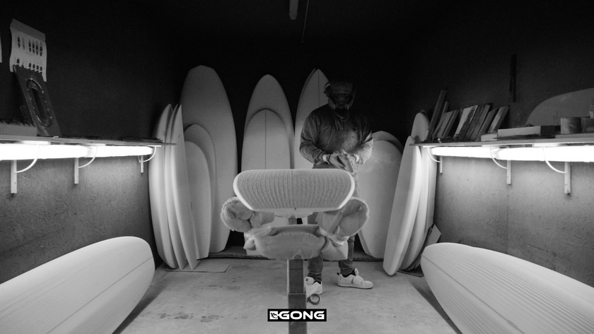 MOVIE : SHAPING A SPECIAL FISH BOARD !