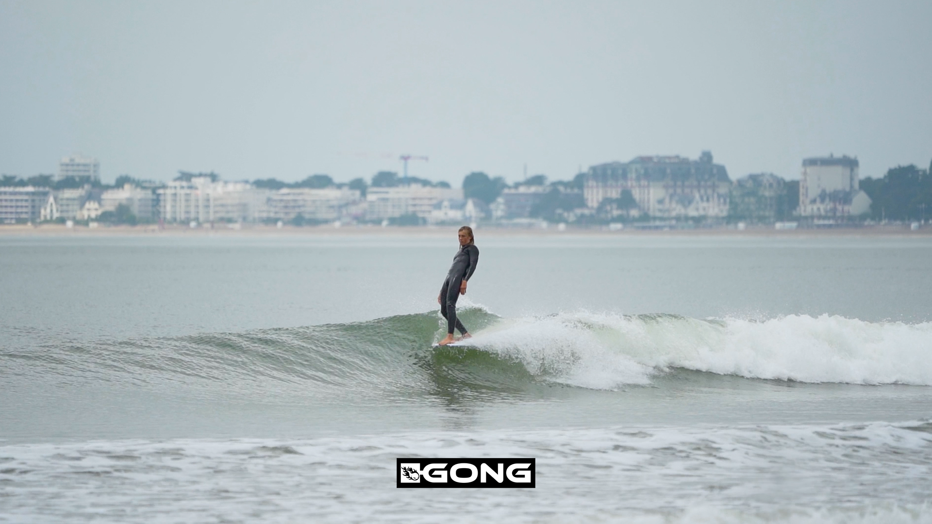MOVIE : SURFING THE INCREDIBLE !!!