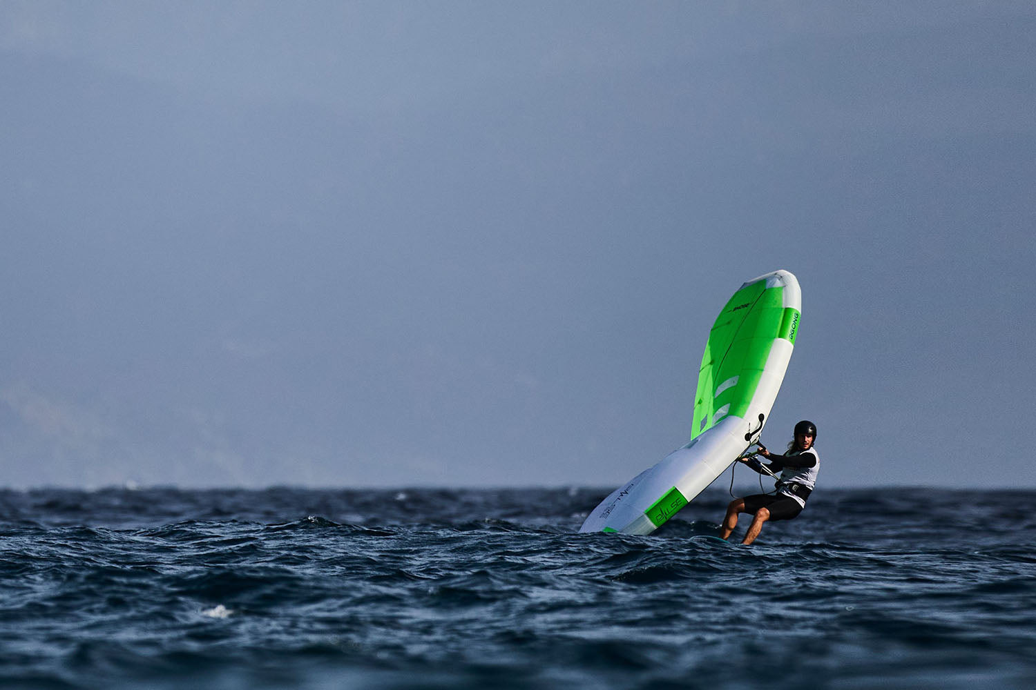 NEWS : JULIEN PREND LA DEUXIÈME PLACE EN WING FOIL RACING À CAGLIARI
