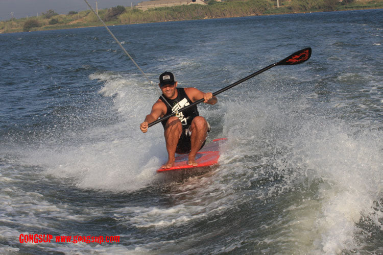 PHOTO : hang ten full speed...