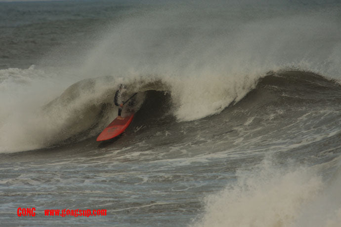 PHOTOS : shorebreak management on a SUP GONG !!!