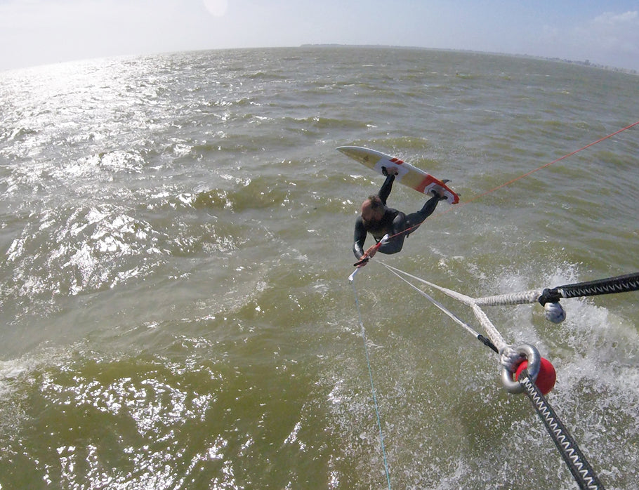 PHOTO : TT style on surfboard ?