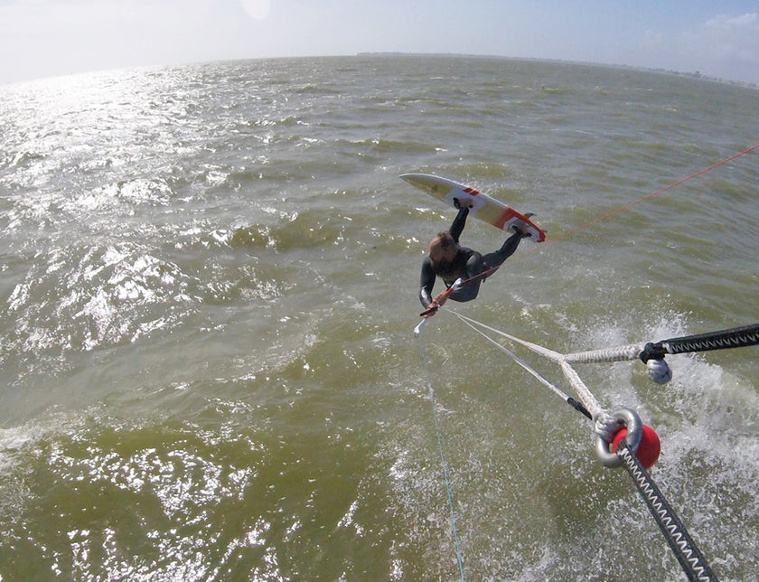 PHOTO : TT style on surfboard ?