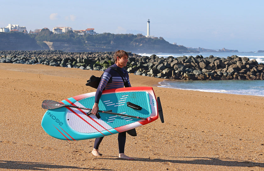 SUP Foil surfing