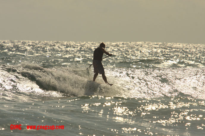 PHOTO : nice noseride on Drops !!!