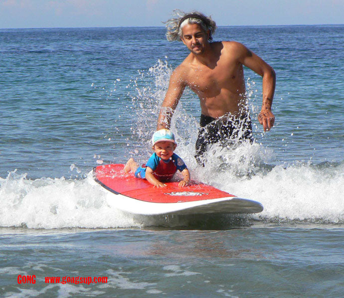 SESSION : baby on mini waves on the 8'11 Drops !!!