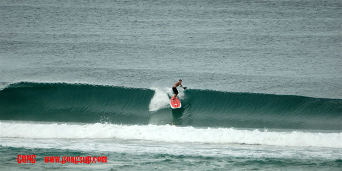 SESSION : 8'11 Drops Vulcan driven in hollow waves !!!
